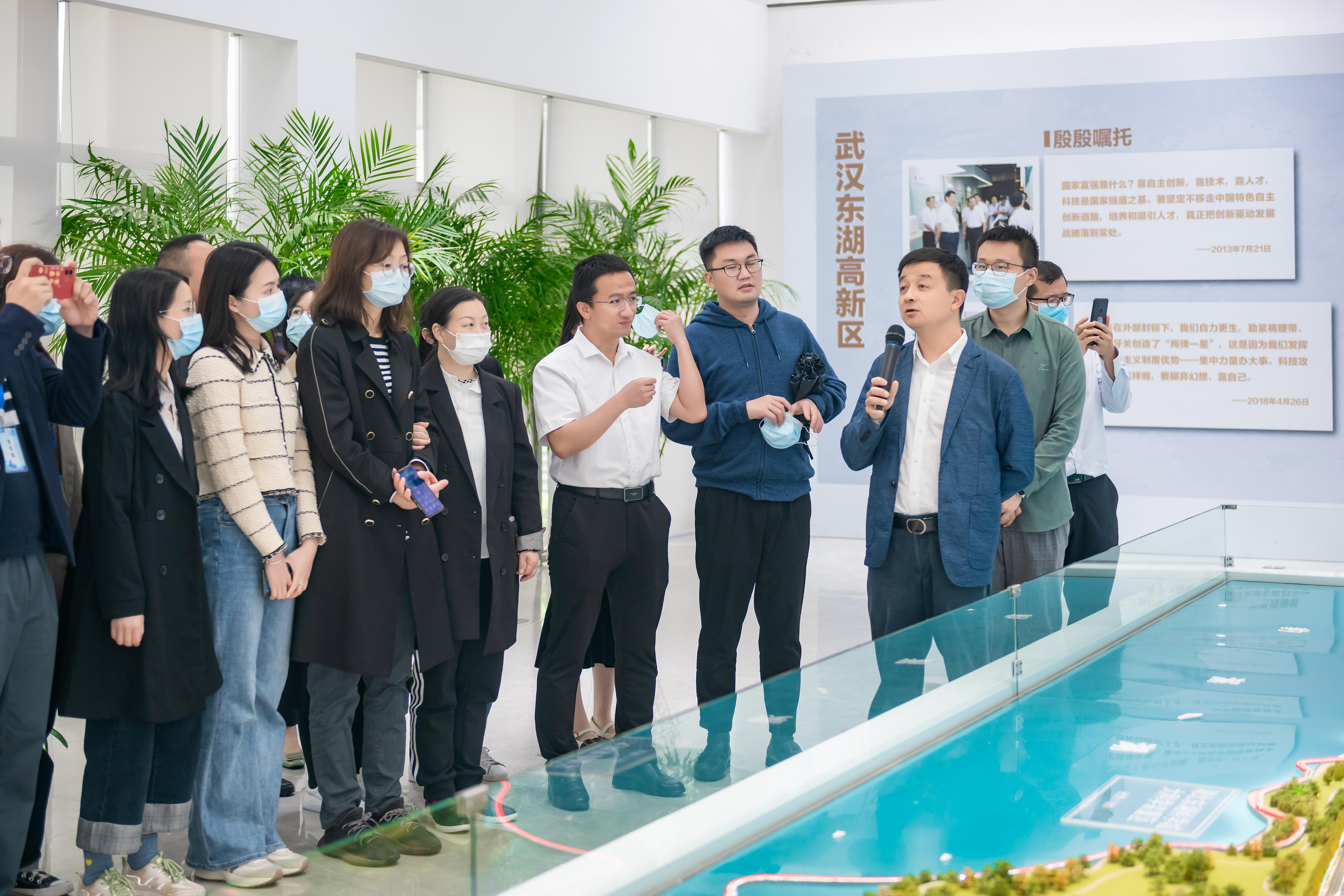 科學(xué)島 金波.jpg